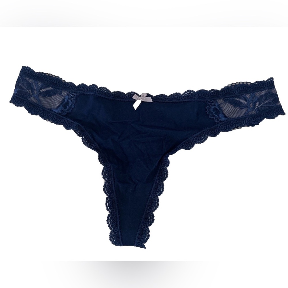 2013 Victoria’s Secret Navy Lace-Trim Thong Panty